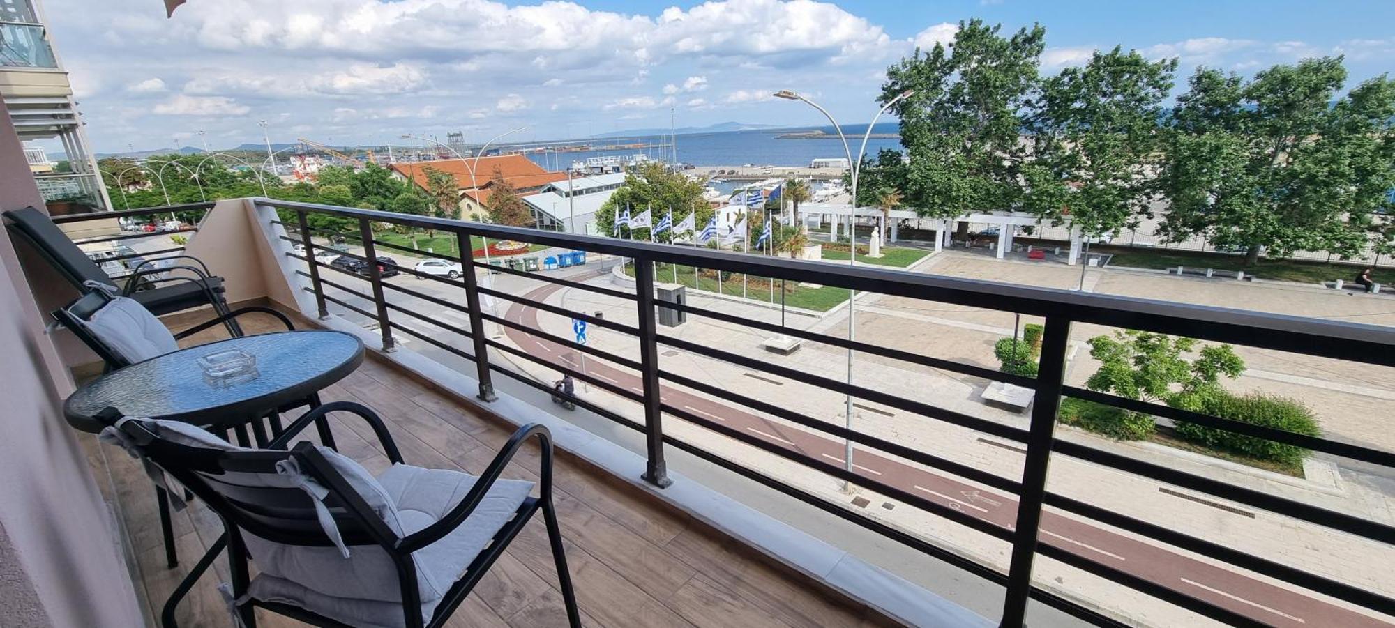 Amazing Sea View Apartment In The City Center! アレクサンドルポリス エクステリア 写真